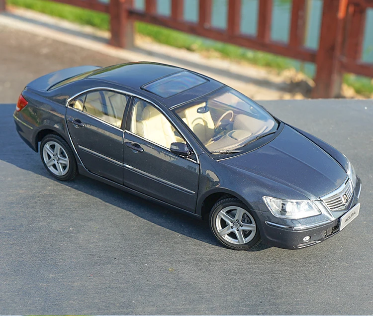 Оригинальная 1:18 Acura RL 2006 версия литья под давлением модель автомобиля