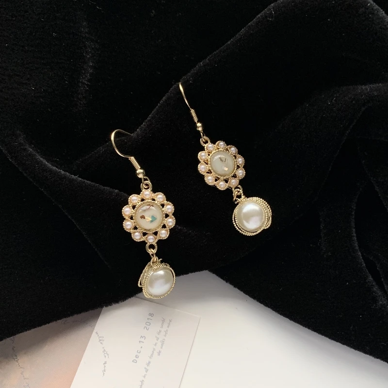 

Fairy Imitation Pearls Simple Clip on Earrings No Pierced Baroque Vintage Earrings for Women