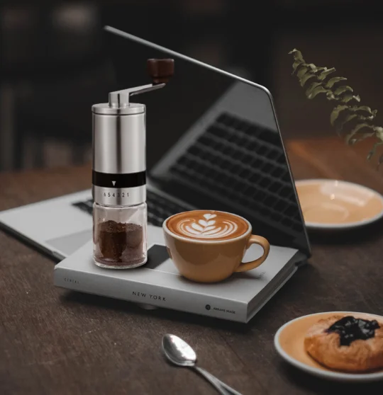 Small portable home handheld ceramic core six adjustable thickness washable stainless steel coffee bean grinder J06