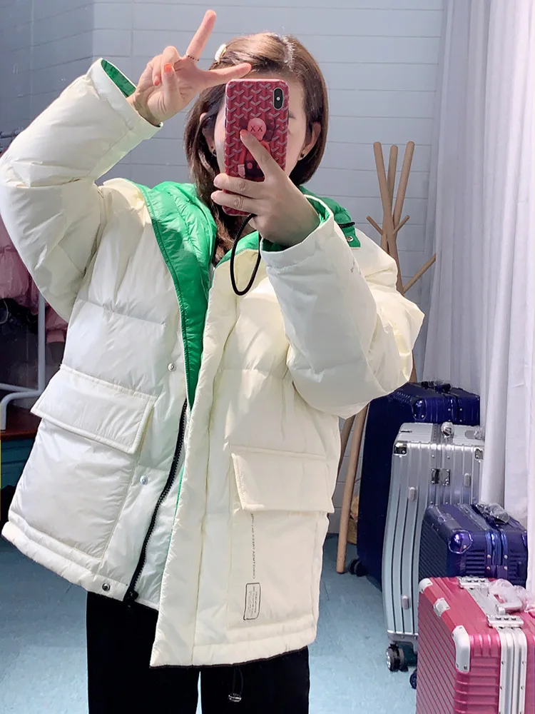 字母印花撞色短款羽绒服详情展示模特_02.jpg