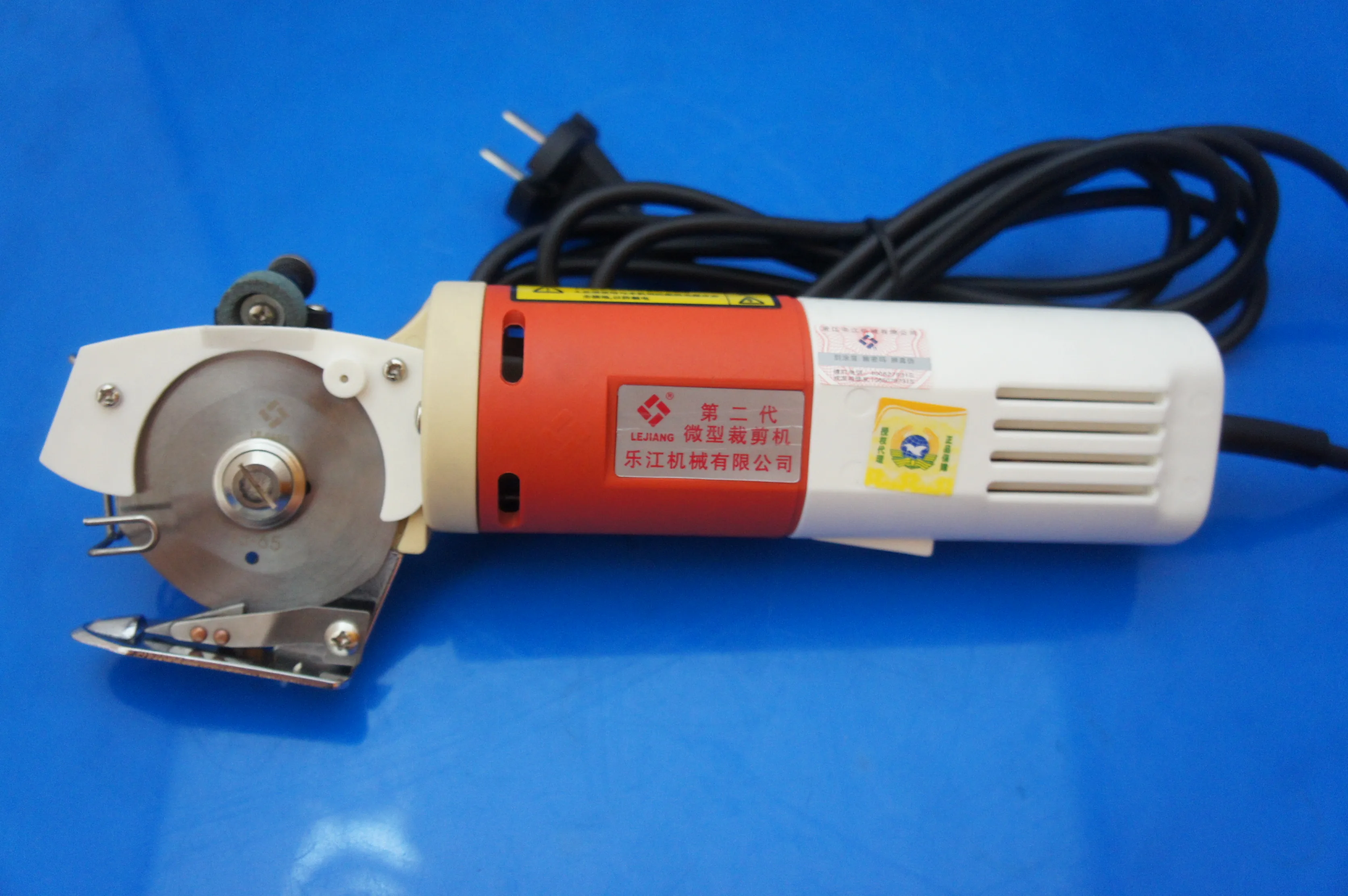 YJ-65 type Electric Cloth Cutter Fabric Round Knife Cutting Machine  Blade Diameter 65mm , Carpet floor mat leather cutting u drill wc12 5 25 35 45 55 65mm 3 times diameter fast water spray bit high effective indexable inserts type violent drill bits