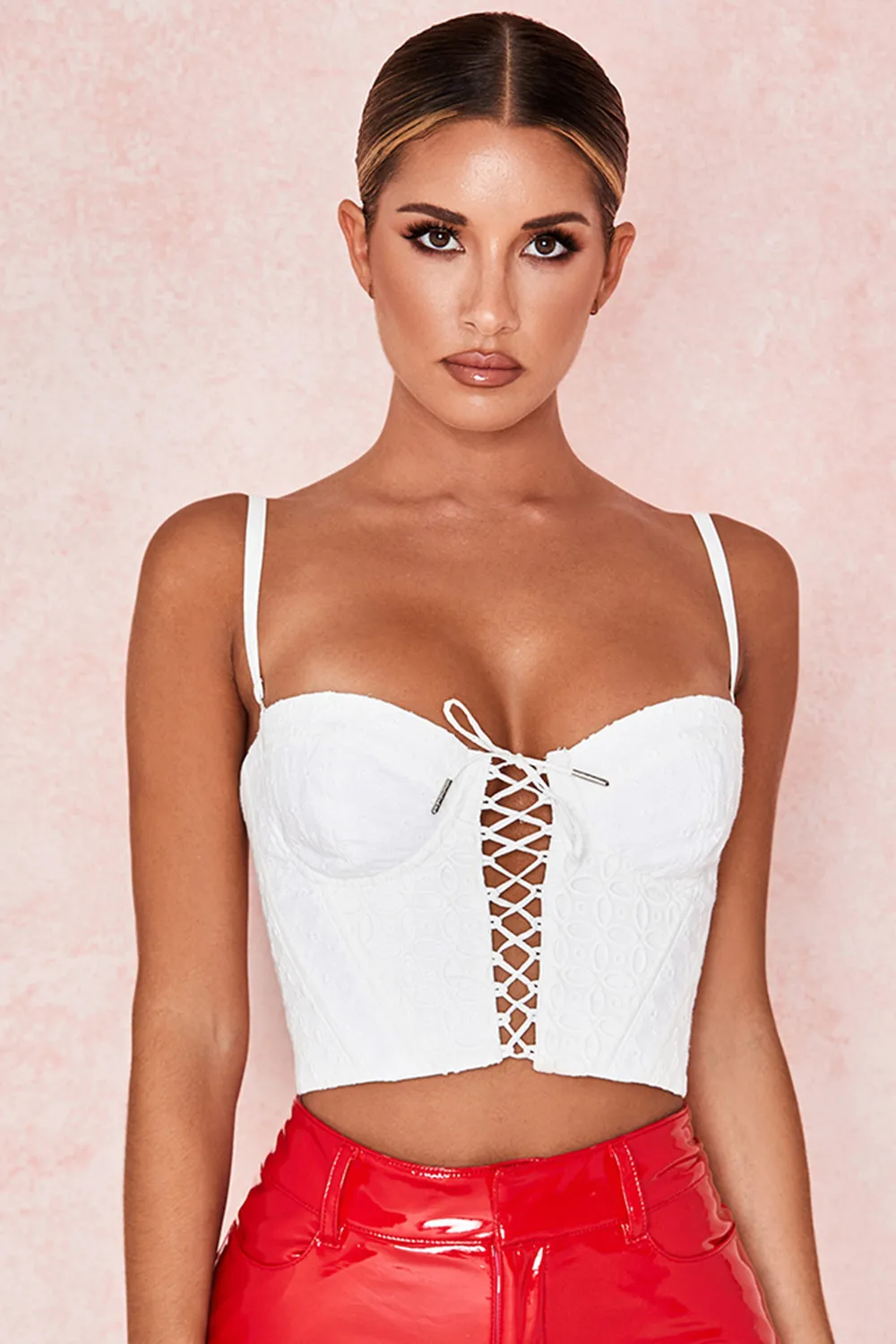 

Yissang White Spaghetti Strap Sexy Crop Top Women Summer Tops Hollow Out Bandage Crop Tank Top Streetwear Cropped 2019