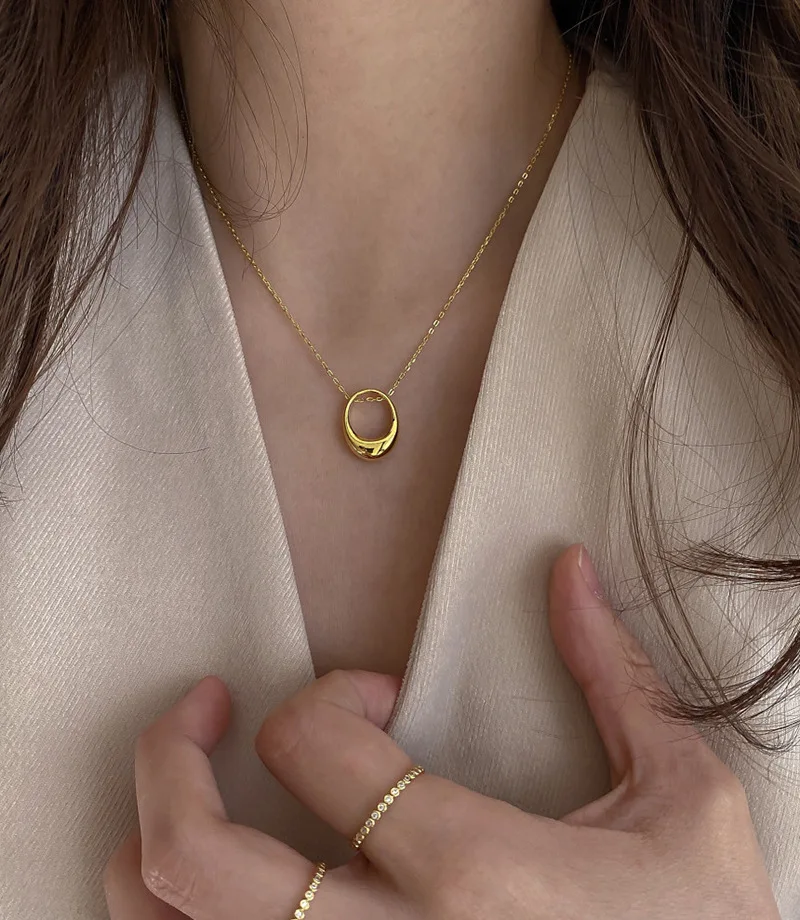Golden Oval Pendant Chain Necklaces For 