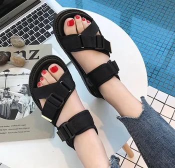 

Fashion High Quality Summer Women Beach Casual Sandals Outdoor Sport Shoes Breathable Black Green Women Sneakers 2020 hot