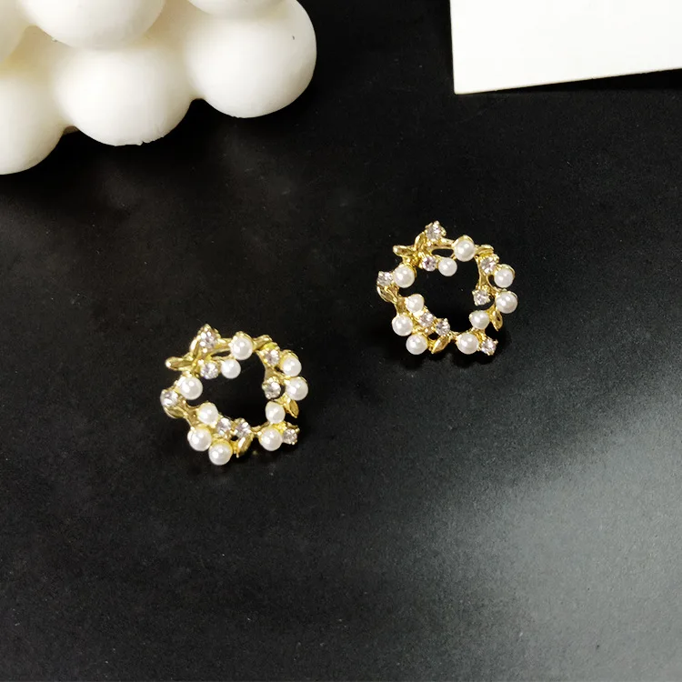 

Korean Fashion Vintage Freshwater Pearl Gold Flower Ring Stud Earrings Elegance Women Gift.