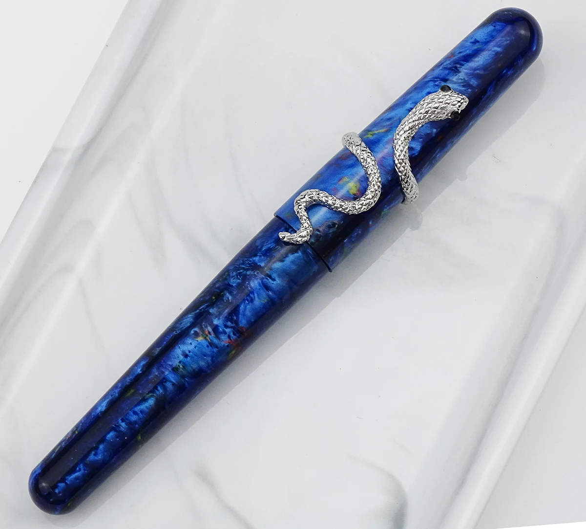 

NEW ARRIVAL Fuliwen Fountain Pen Resin Acrylic The Blue Danube Big Size Pen with Unique Snake Ring M Nib Luxury Birthday Gift