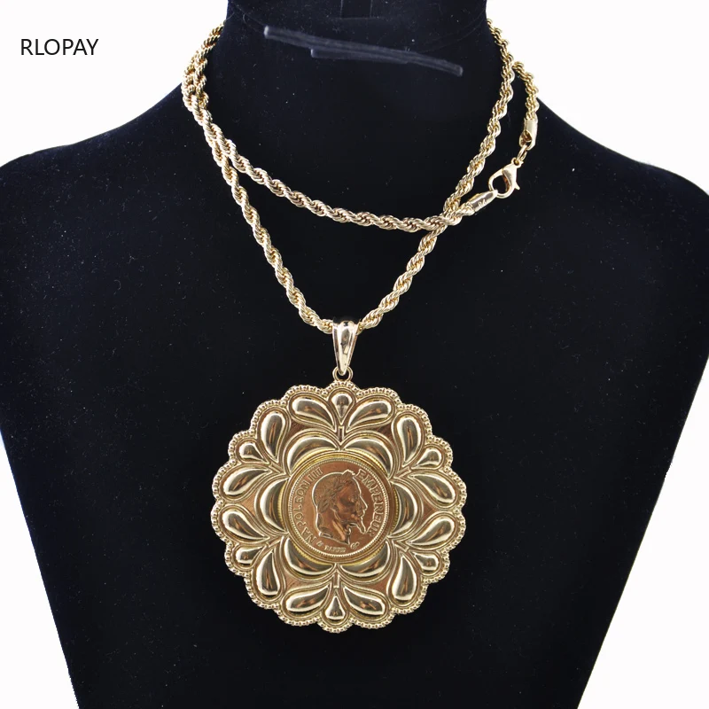 

Round Flower Shape Gold Necklace Pendant French Royal Jewelry Necklace Napoleon Figure Pendants