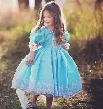 

Little Princess Ball Gowns For Wedding Crystal Jewel Neck Short Sleeves Flower Girls Dresses Lace Applique Pageant Gown