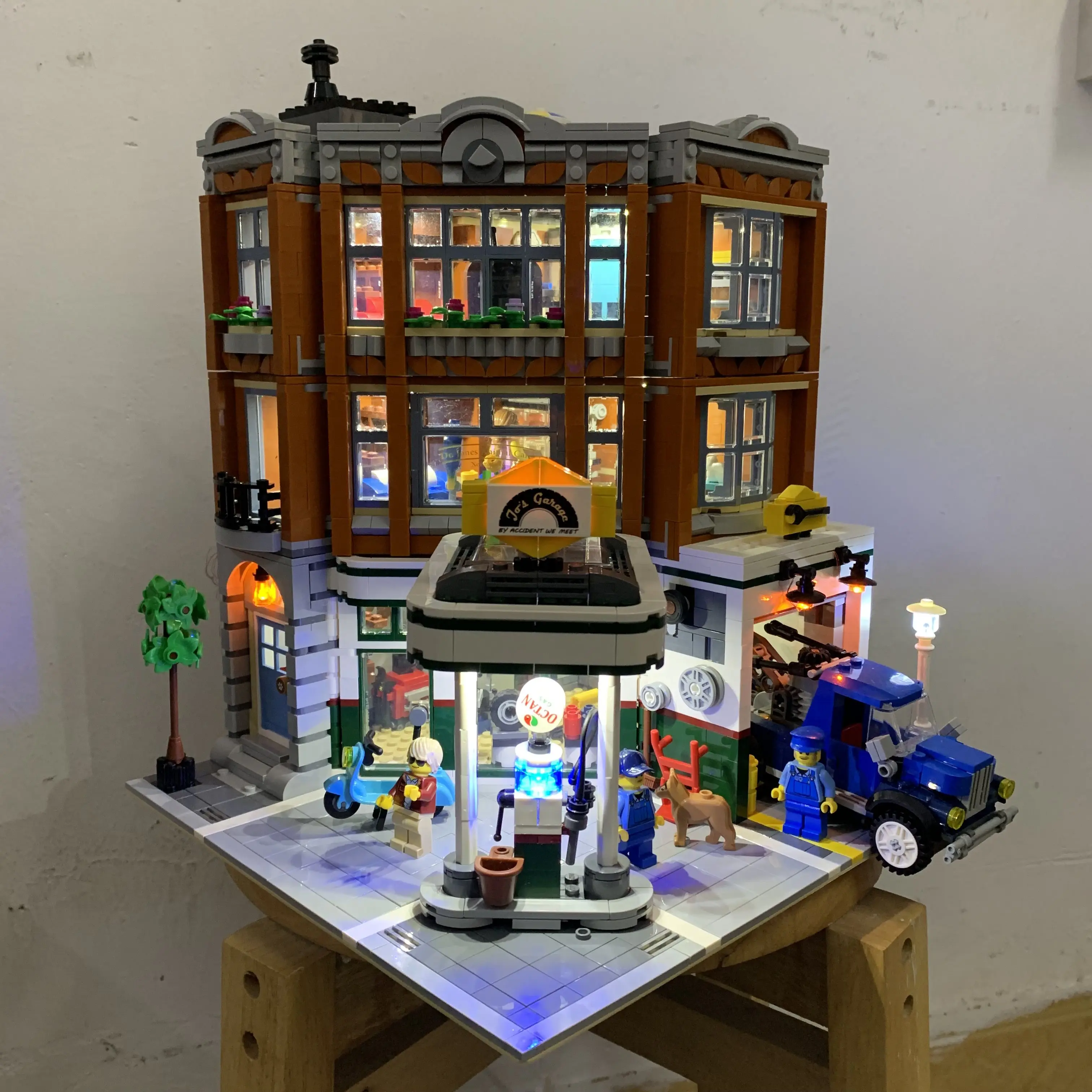 creator expert corner garage