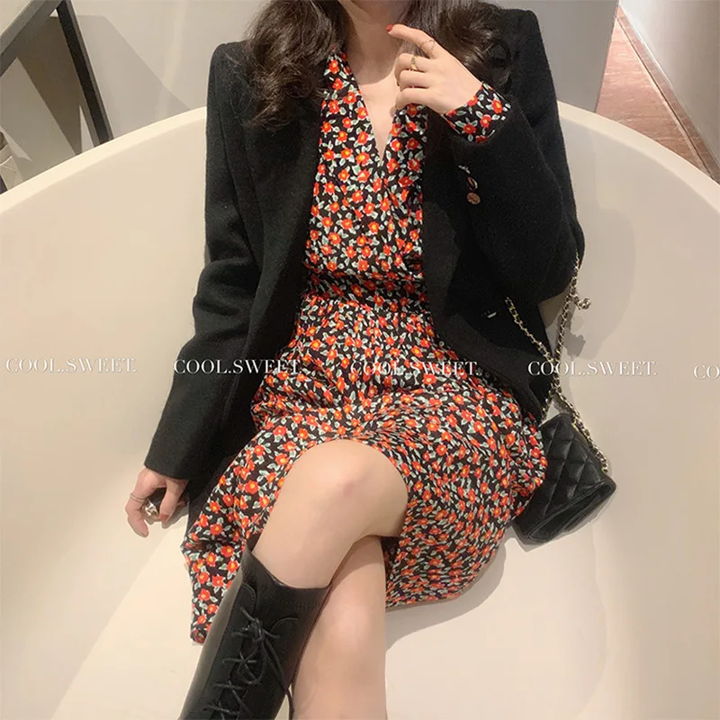 

Photo Shoot Long Sleeve V-neck Long Skirts Floral Underwear Retro Dress + England Simple Classic Woolen Jacket