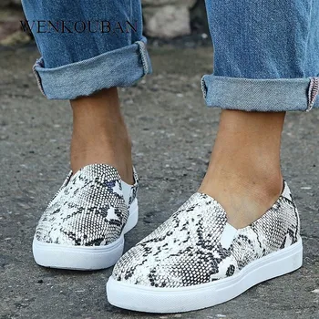 

Women Pu Snake Print Leather Loafers Woman Mix Color Slip On Flat Shoes Female Plus Size 2020 Platform Casual Walking Shoes