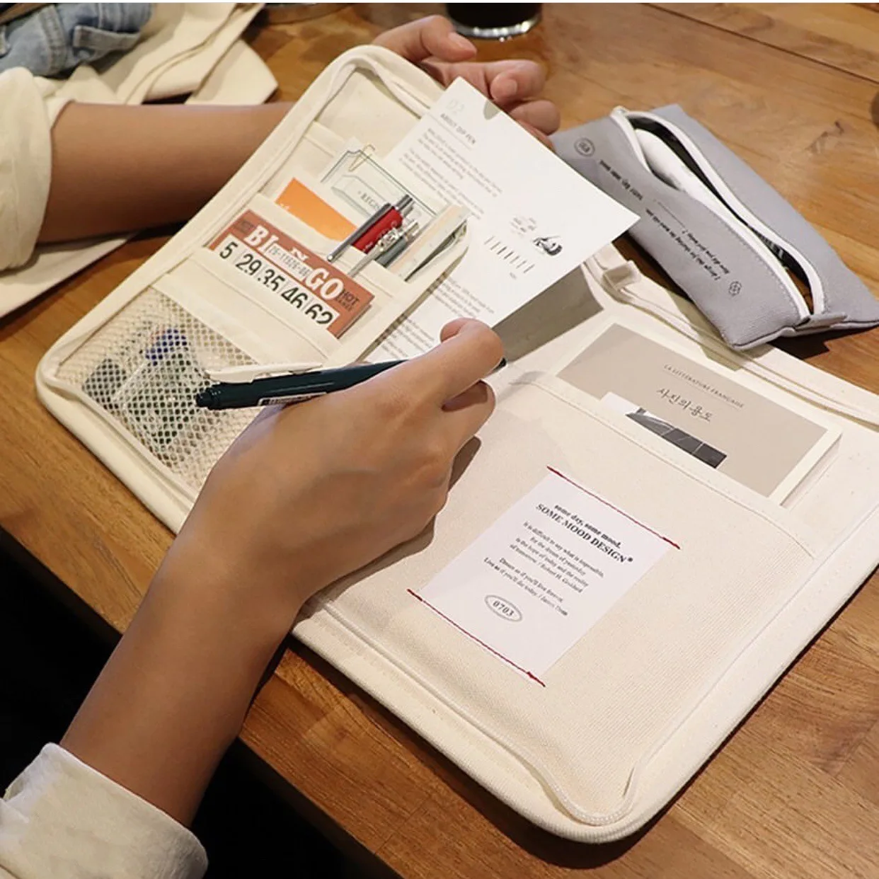 FB11B547A8DE9A7DC729D421696C28