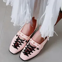 Сандалии с вырезами; модная женская прогулочная обувь; размеры 34-43; туфли с резным узором на квадратном каблуке; классические туфли с заклепками в стиле ретро; сезон весна-лето