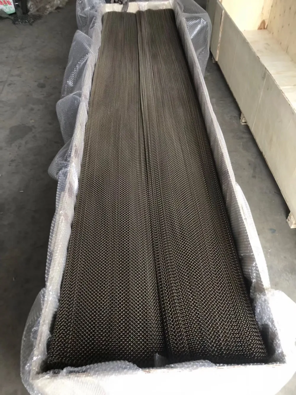 chain link curtain packing