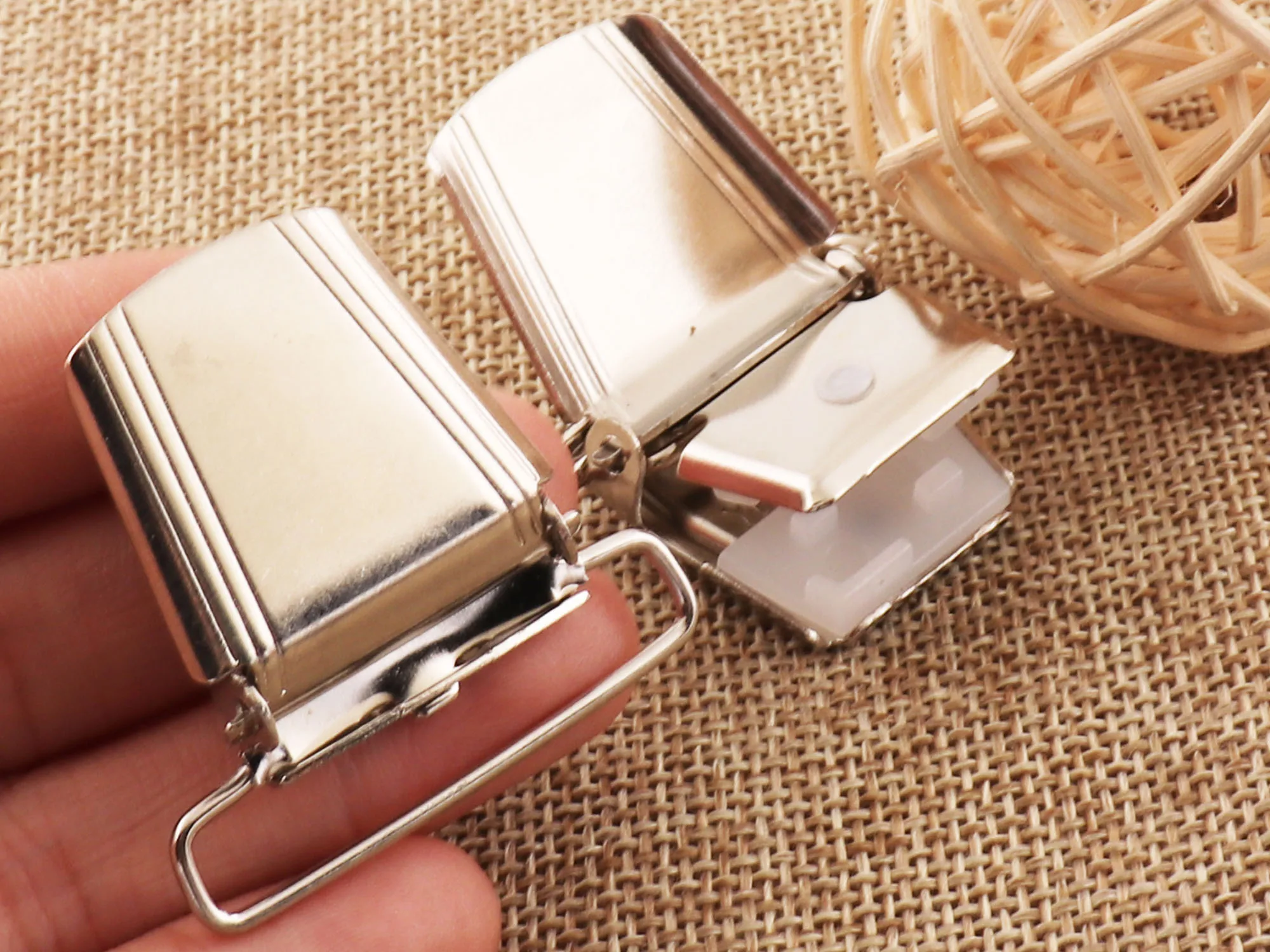 

4 Pcs Large Silver Metal Suspender Clips,Rectangle Pacifier Clip,Pacifier Holders Suspenders Clips,DIY Pacifier Clip-36mm(sc30)