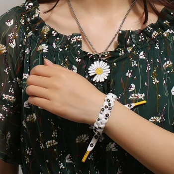 

ZG New Packaging Bracelet Simple Retro Small Daisy Bracelet Set Flower Rope Adjustable Woven Bracelet