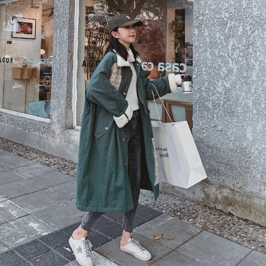 

Photo Shoot CHIC Pike Workwear Long Green Section Plaid Stitching Lamb Fur Collar Drawstring Waist Hugging Single Breasted Cotto