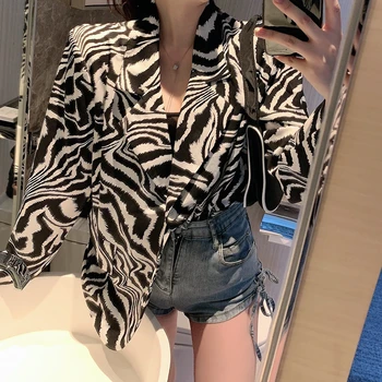 

GOOHOJIO 2020 Zebra Pattern Chic Casual Fashionable Jackets Women Loose Vintage Ladies Streetwear Autumn Oversized Women Blazer