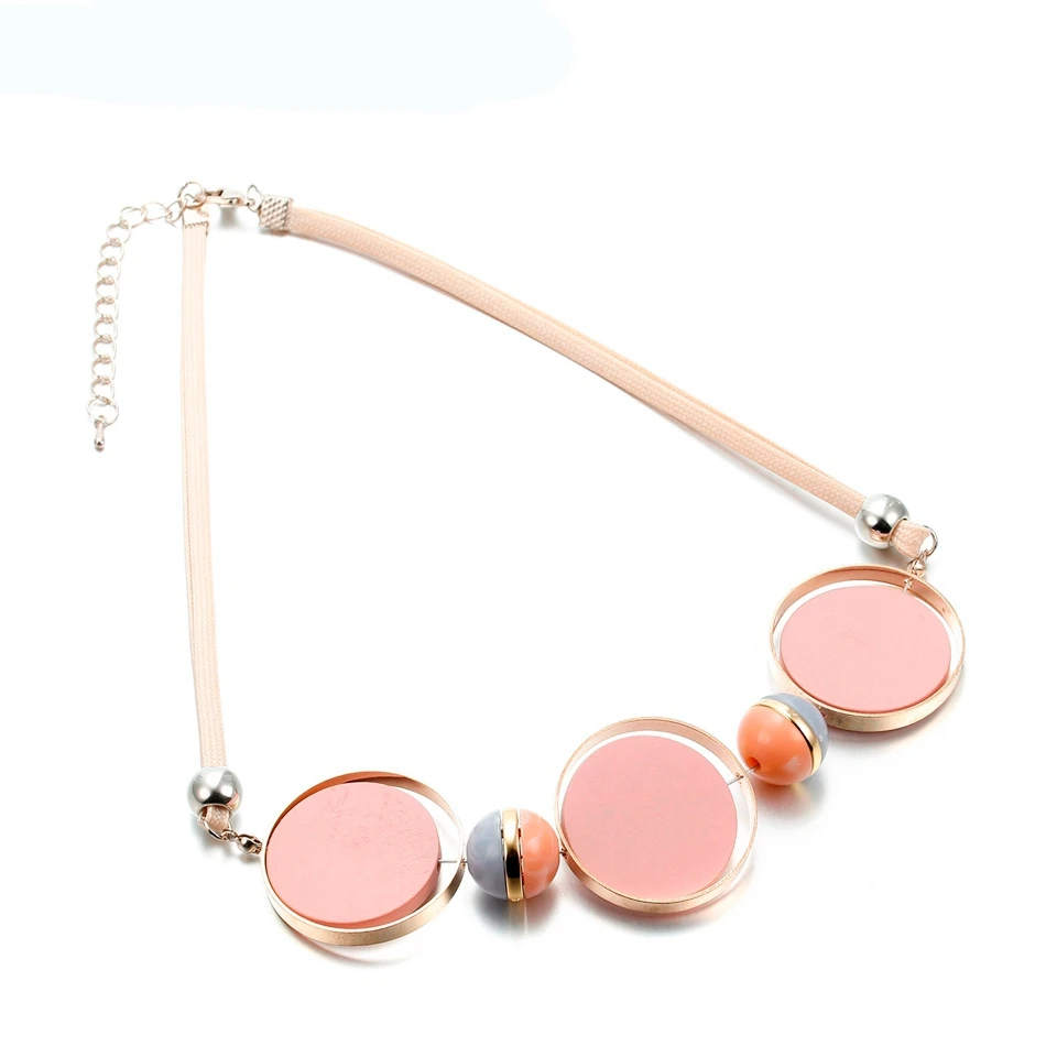 Женские ожерелья и подвески Match