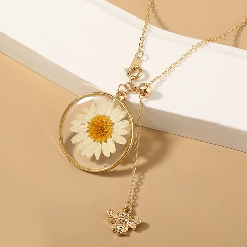 Dried Flower Daisy Bee Locket Pendant Necklace Fashion Women Choker Chrysanthemum Gold Color Long Chain Jewelry Gifts