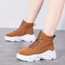 Зимние ботинки в британском стиле на толстой подошве; женские мотоциклетные ботинки на шнуровке; Женские ботинки в Военном Стиле на платформе; теплые зимние женские кроссовки на меху