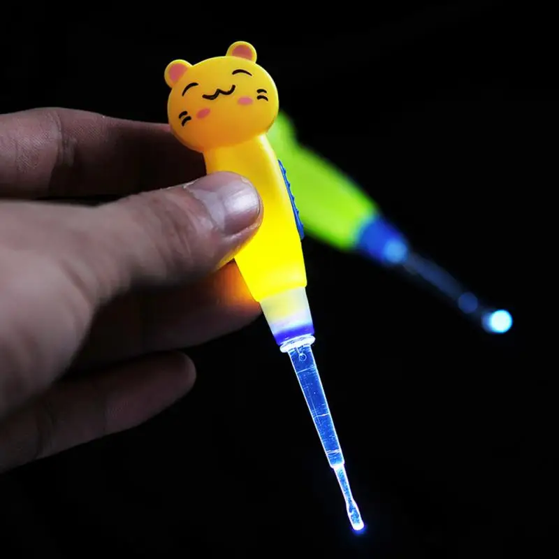 

Baby Adults Care Ears Cleaning with Light Earwax Spoon Digging luminous dig Ear Syringe japanese style