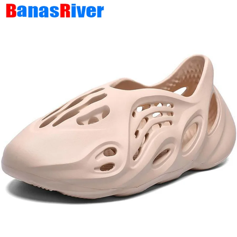 New Unisex Men Shoes Breathable Hollow Out Garden Slippers Foam Runners Water Footwear Summer Outdoor Men Sandals Beach Slippers