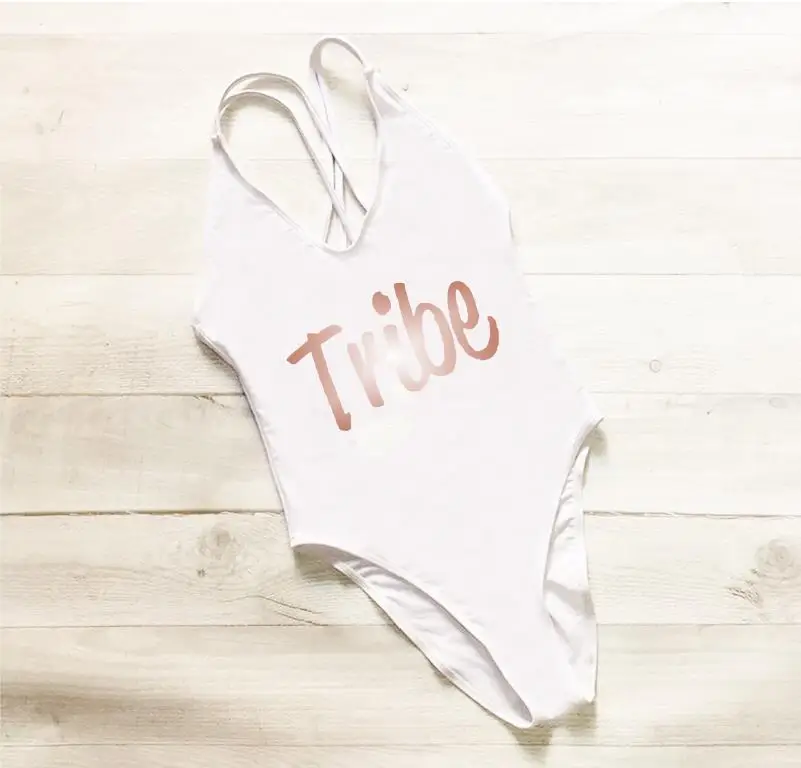 Девичник вечерние летние надпись «Bride Tribe» купальные костюмы Свадебный подарок подружке невесты со стразами на свадьбу для Одна деталь Купальник Пляжная Прямая поставка - Цвет: white t rose TRIBE