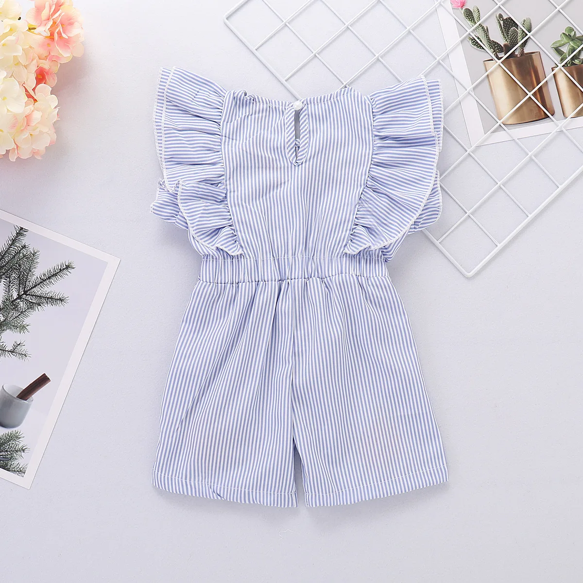 Детская одежда; сезон лето; европейский и американский стиль; Детский комбинезон с вышивкой в синюю полоску с розами и бантом на поясе