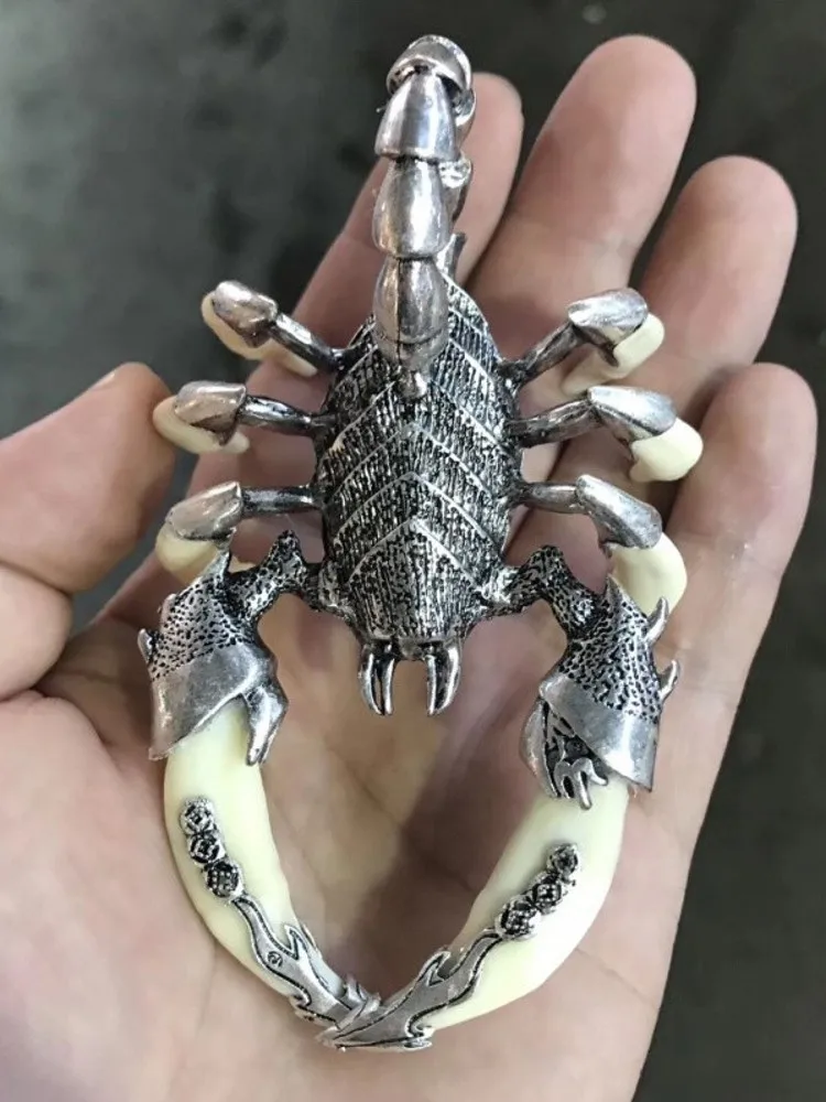 скорпион двойной сложный. скорпион двойной сложный. кольцо в виде скорпиона. пандинус император. скорпион двойной сложный.