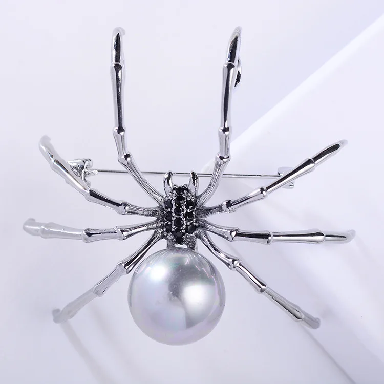 蜘蛛胸针