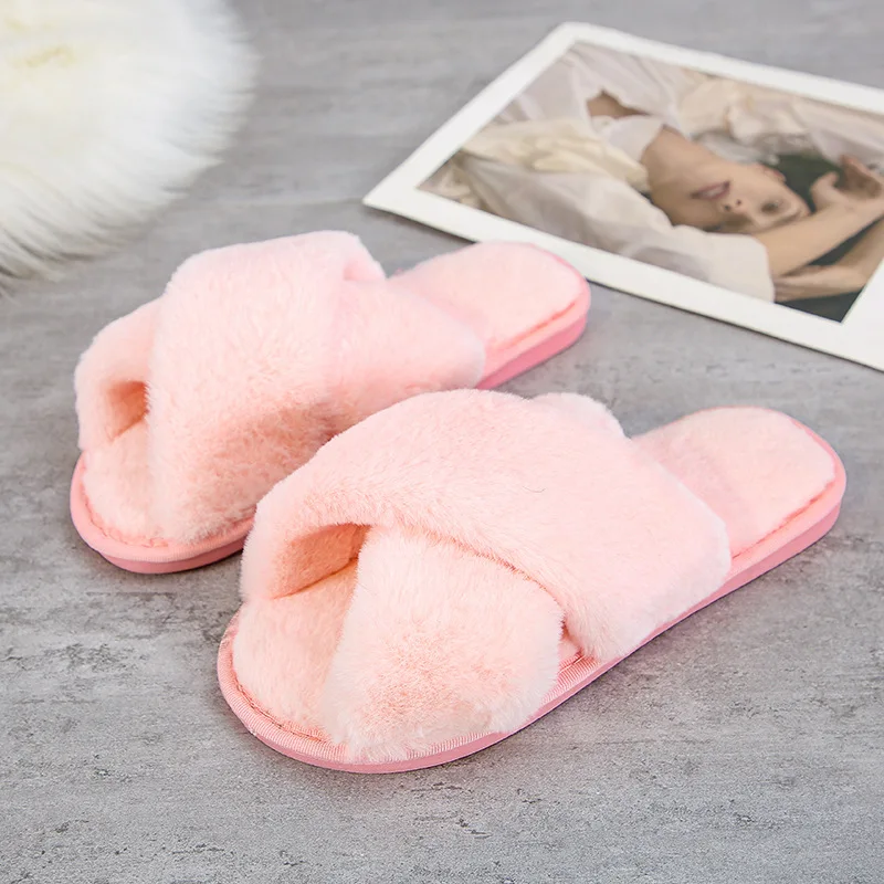 FAUX FUR HOUSE SLIPPERS - Pink