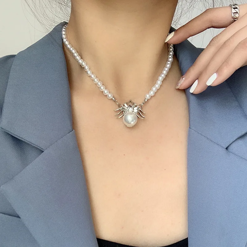 U-Magical High Street Oversize Spider Imitation Pearl Pendant Necklace for Women Statement Beaded Metallic Jewelry | Украшения и