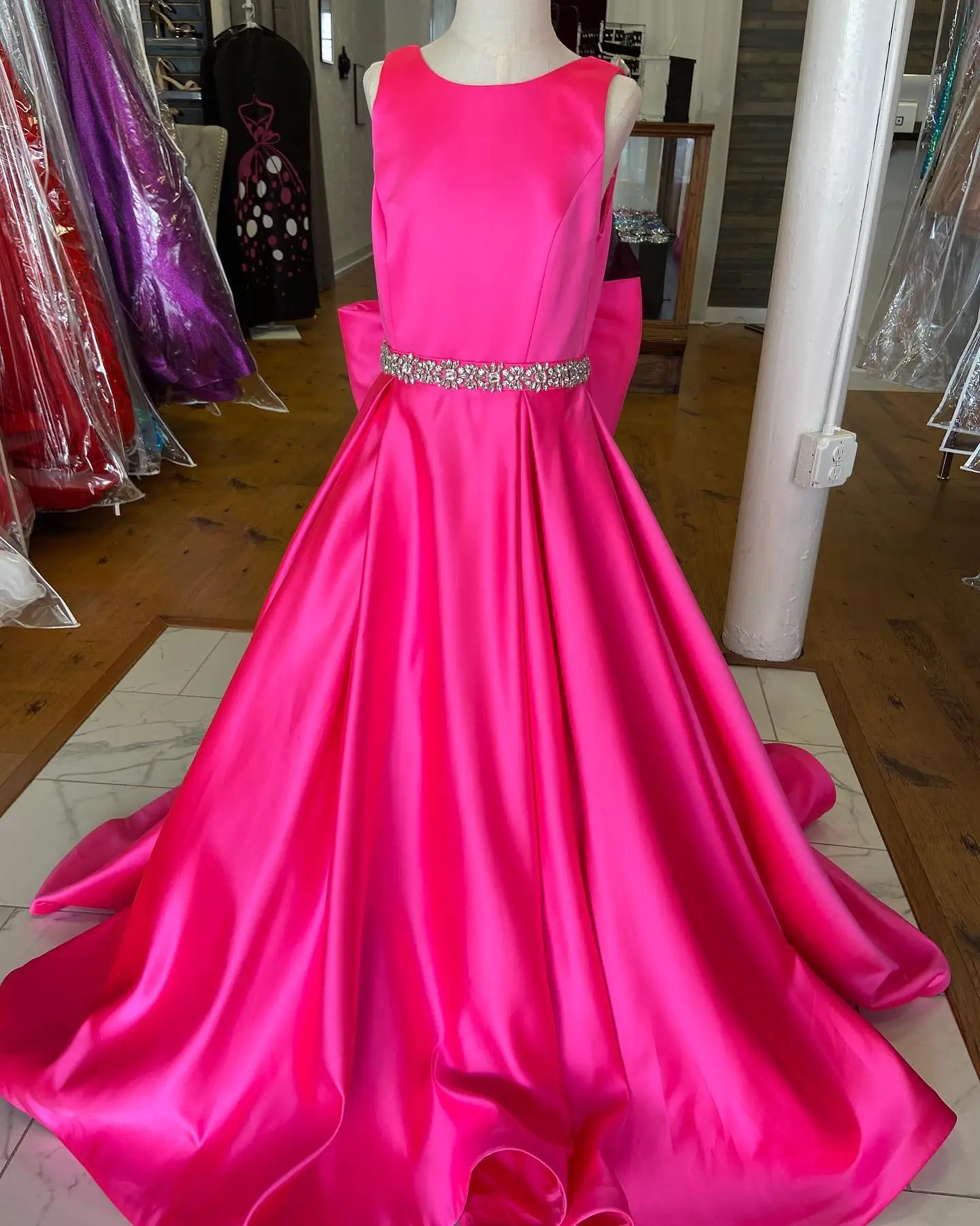 

Little Miss Pageant Dress for Teens Juniors Toddlers 2021 Big Bow Beading Satin Girl Pageant Gown Infant Formal Party Fushsia