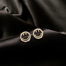 Новое поступление, круглые металлические женские классические серьги-гвоздики, улыбающиеся серьги в виде лица, циркониевые женские простые маленькие модные ювелирные изделия