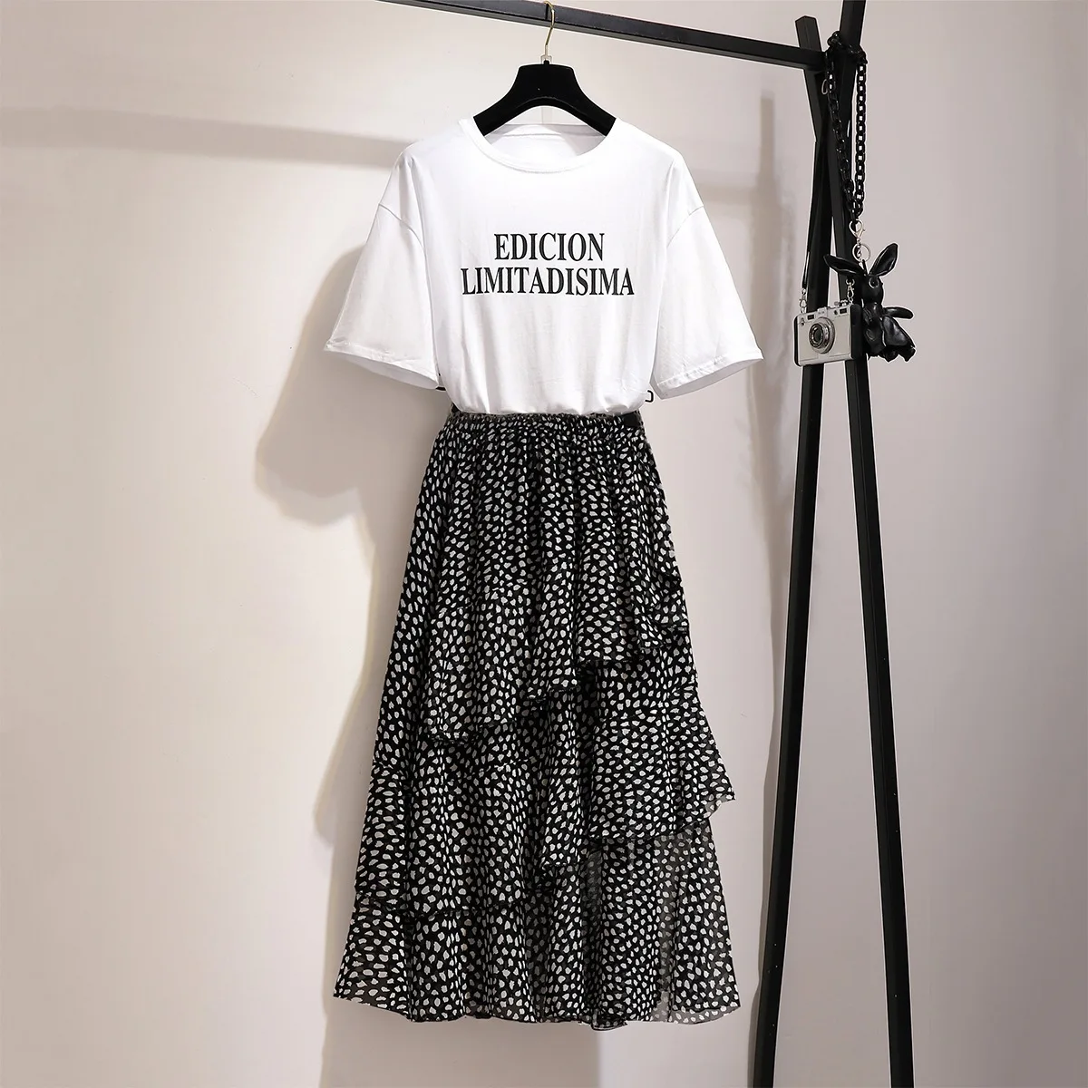 

Loose-Fit Solid Color Crew Neck Lettered Short Sleeve T-shirt + Polka Dot High-waisted Slimming Cake Dress Flounced Chiffon Fair