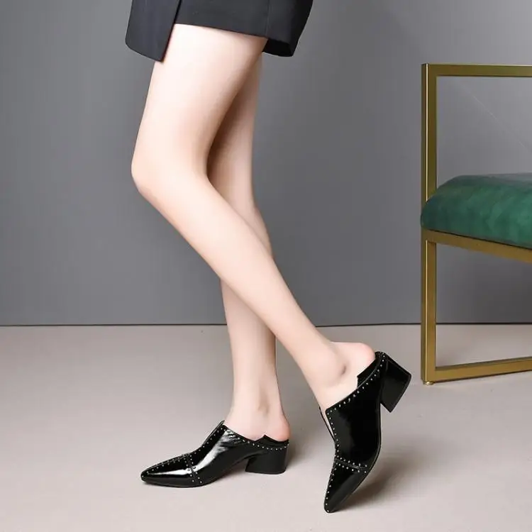 

The spring and autumn period and the leather shoes paint single shoes pointed lady shoes in the top layer leather 5 cm