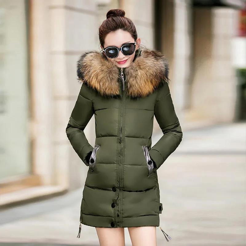 Зимняя куртка Женское пальто меховой воротник теплая зимняя парка женская с капюшоном размера плюс средней длины пуховик женская верхняя одежда пальто - Цвет: Зеленый