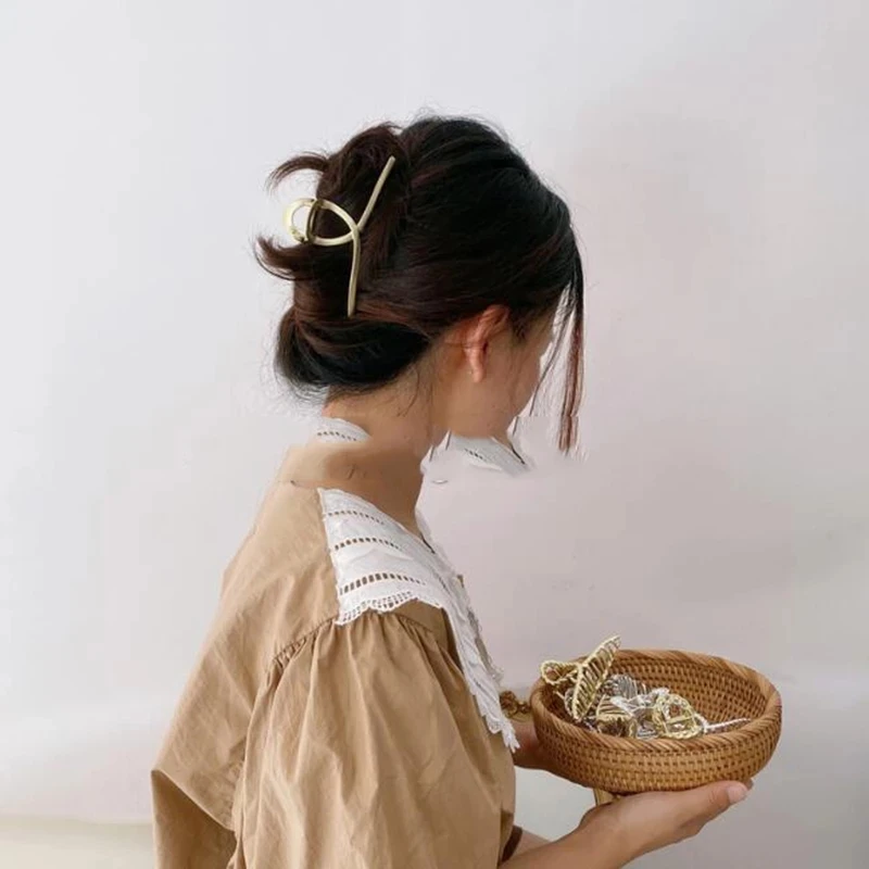 2020-Nieuwe-Koreaanse-Vintage-Design-Geometrische-Chain-Cross-Vervorming-Metalen-Haar-Clip-Haaraccessoires-Voor-Vrouwen.jpg_.webp_Q90.jpg_.webp_.webp (1)