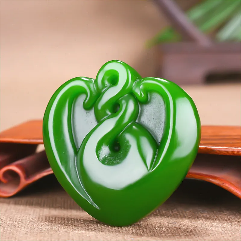 

Heart-shaped Natural Green Jade Pendant Necklace Carved Chinese Charm Jewellery Amulet Fashion Accessories for Men Women Gifts