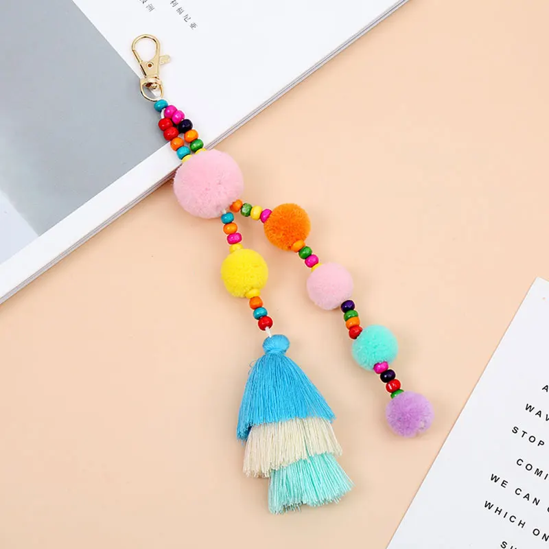 Porte-clés à Main Avec Breloques - Neuf Sans étiquette, Fait Main, Tissu Multicolore