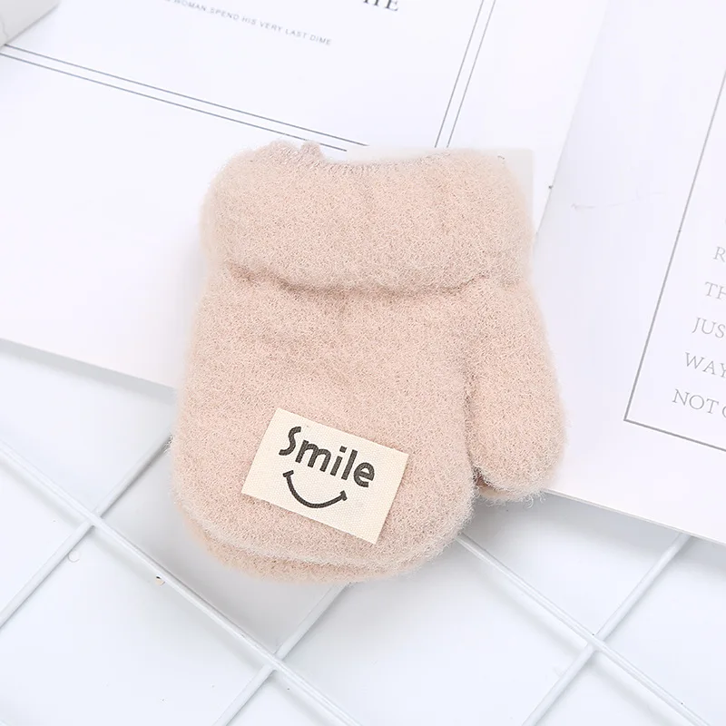 beige Warmom/Детские Зимние перчатки для новорожденных; Плюшевые утепленные бархатные рукавички; однотонные Детские теплые От 0 до 1 года - Цвет: beige