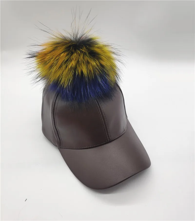 brown Новинка, женская шапка со съемным натуральным мехом енота, с помпонами, Snapback, осенняя, для взрослых, для мужчин, повседневная, искусственная кожа, бейсболка - Цвет: brown