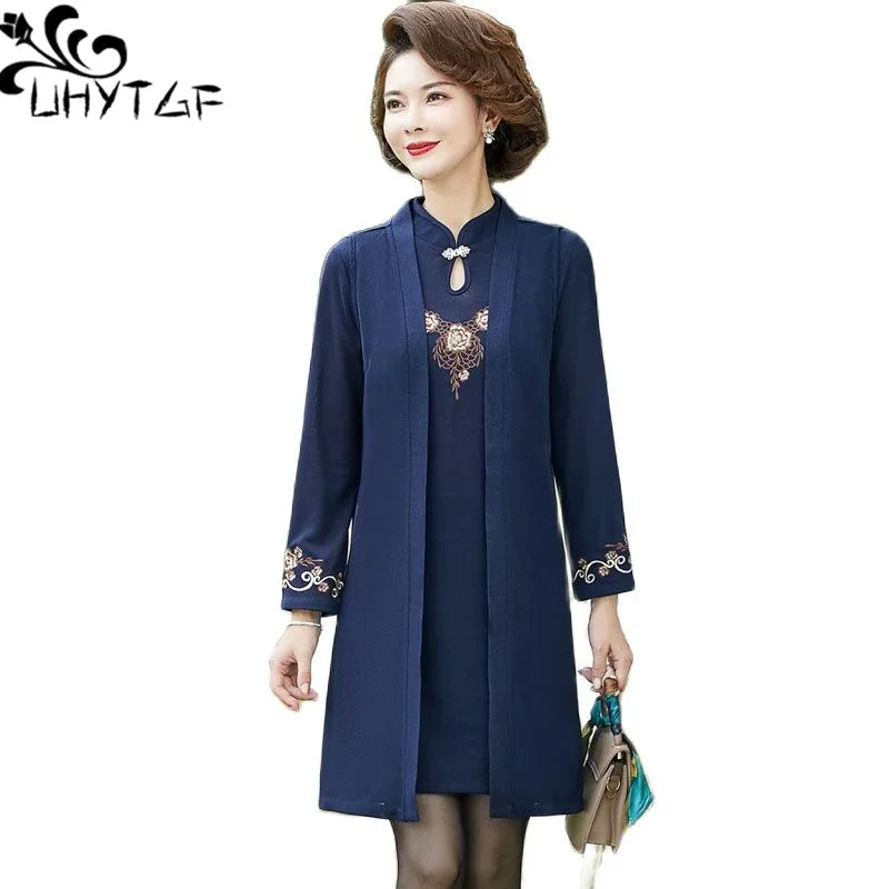 

UHYTGF Middle-Aged Elderly Women Spring Autumn Dress Two-Piece Set 2021Embroidered Cheongsam Dress High-End Mother Skirt Suit 19