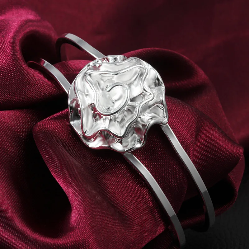 6643657689_1486379899