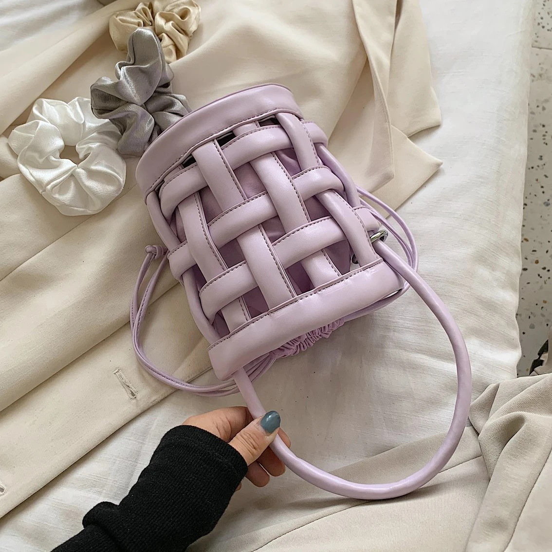 

Mini Crossbody Bag for Women 2020 Summer Casual Cylinder Shoulder Bag Lady Daily Work Weave Clutch Purse Tote Bags Girls Handbag