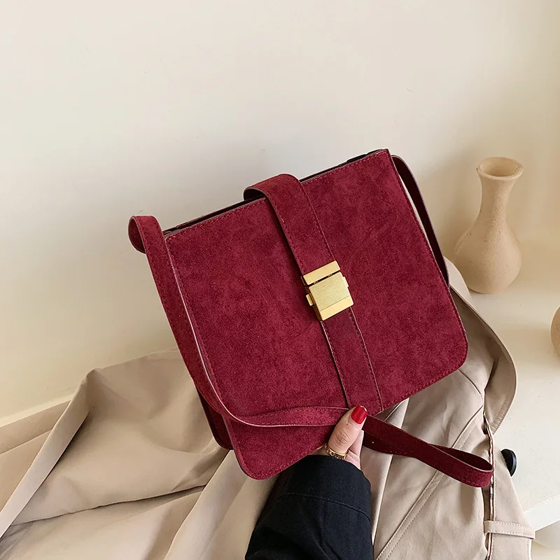 Vintage suede lady crossbody bag winter Fashion New velvet Women's Designer Handbag Casual Shoulder Messenger Bag - Цвет: Красный