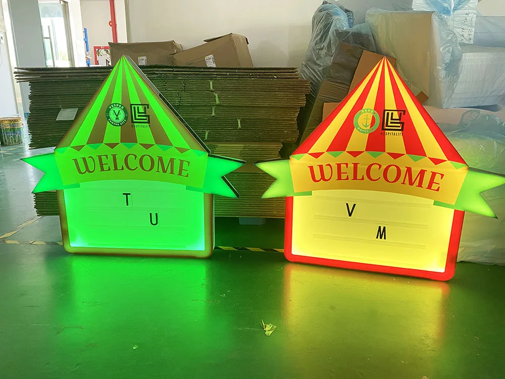 

Custom House Shape Bottle Presenter Board Sign with New Design for Nightclub Halloween Decoration Led Light Party Decoration