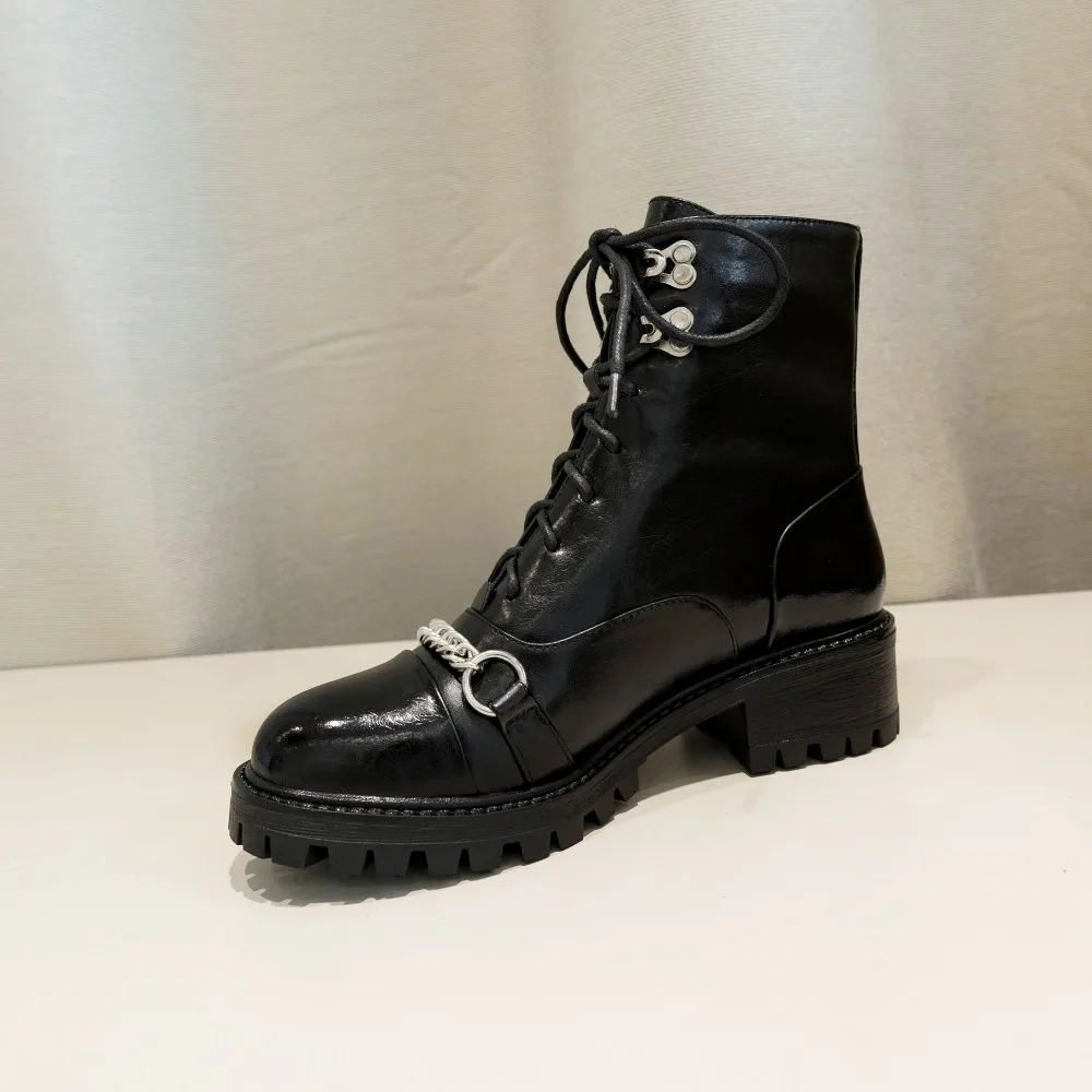 LOVIRS/эксклюзивные женские ботинки из натуральной кожи; дизайн; ботинки в байкерском стиле с украшением в виде цепочки; красивые сапоги панк до лодыжек; женская обувь черного цвета