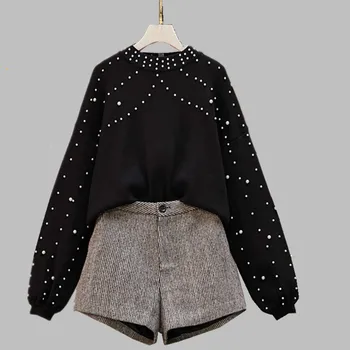 

Winter New Women Thicken Knitting Suit Beaded Decored Luxury Brands Design Knitting Black Sweater + plus size shorts 2pcs Set